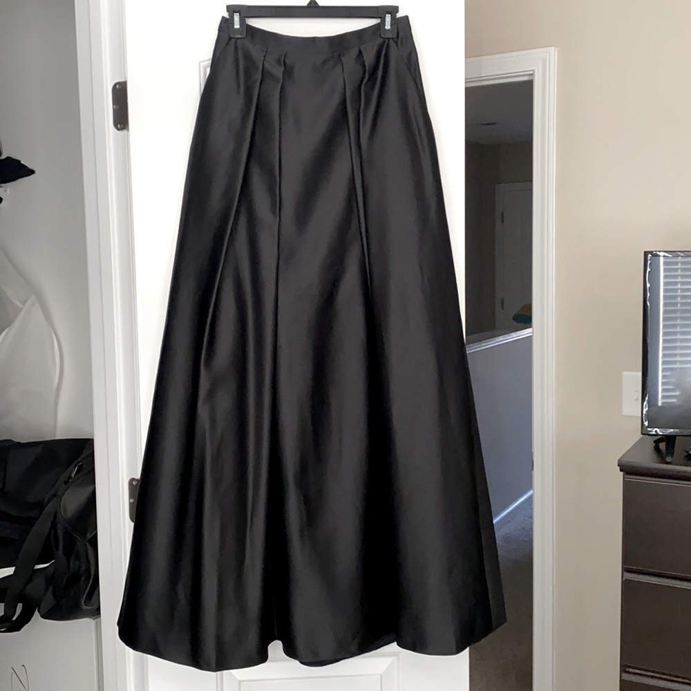 Satin full length skirt.